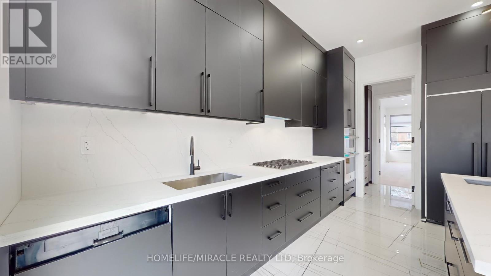 150 Stewart Street, Oakville, ON - Indoor Photo Showing Kitchen With Upgraded Kitchen