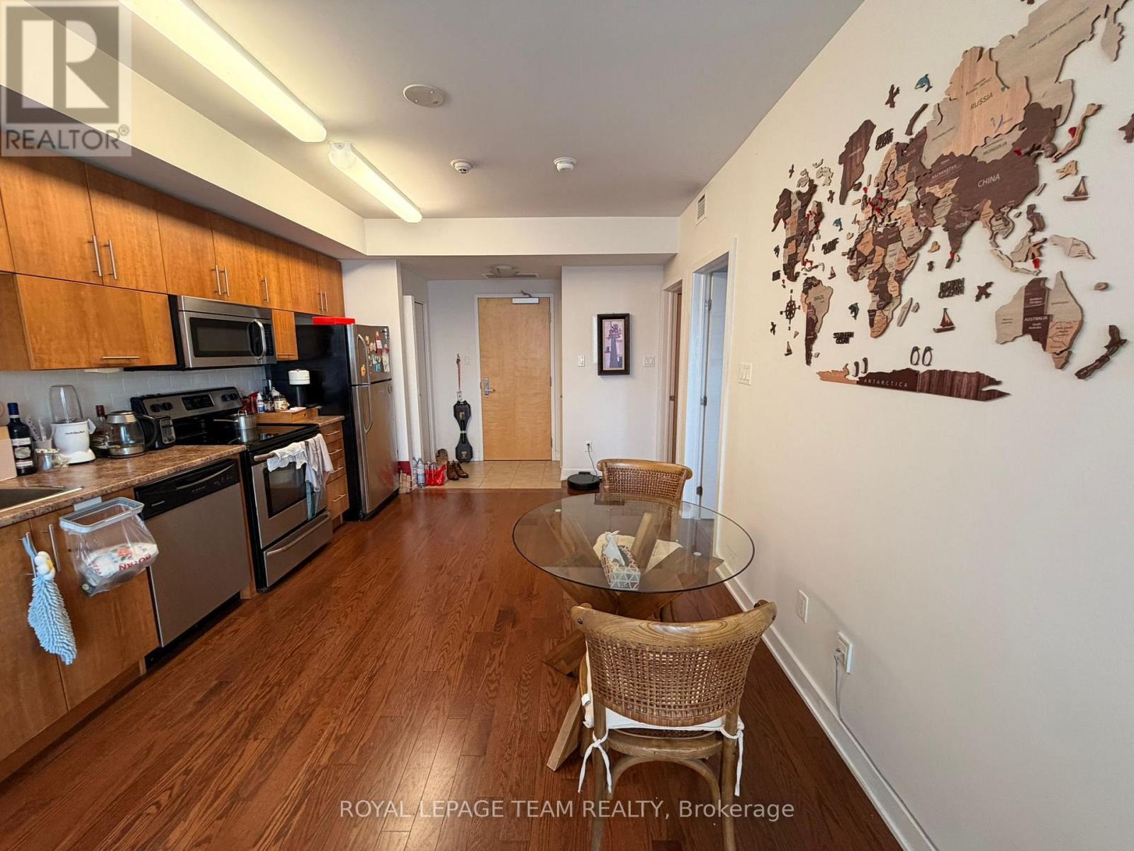 908 - 179 Metcalfe Street, Ottawa, ON - Indoor Photo Showing Kitchen
