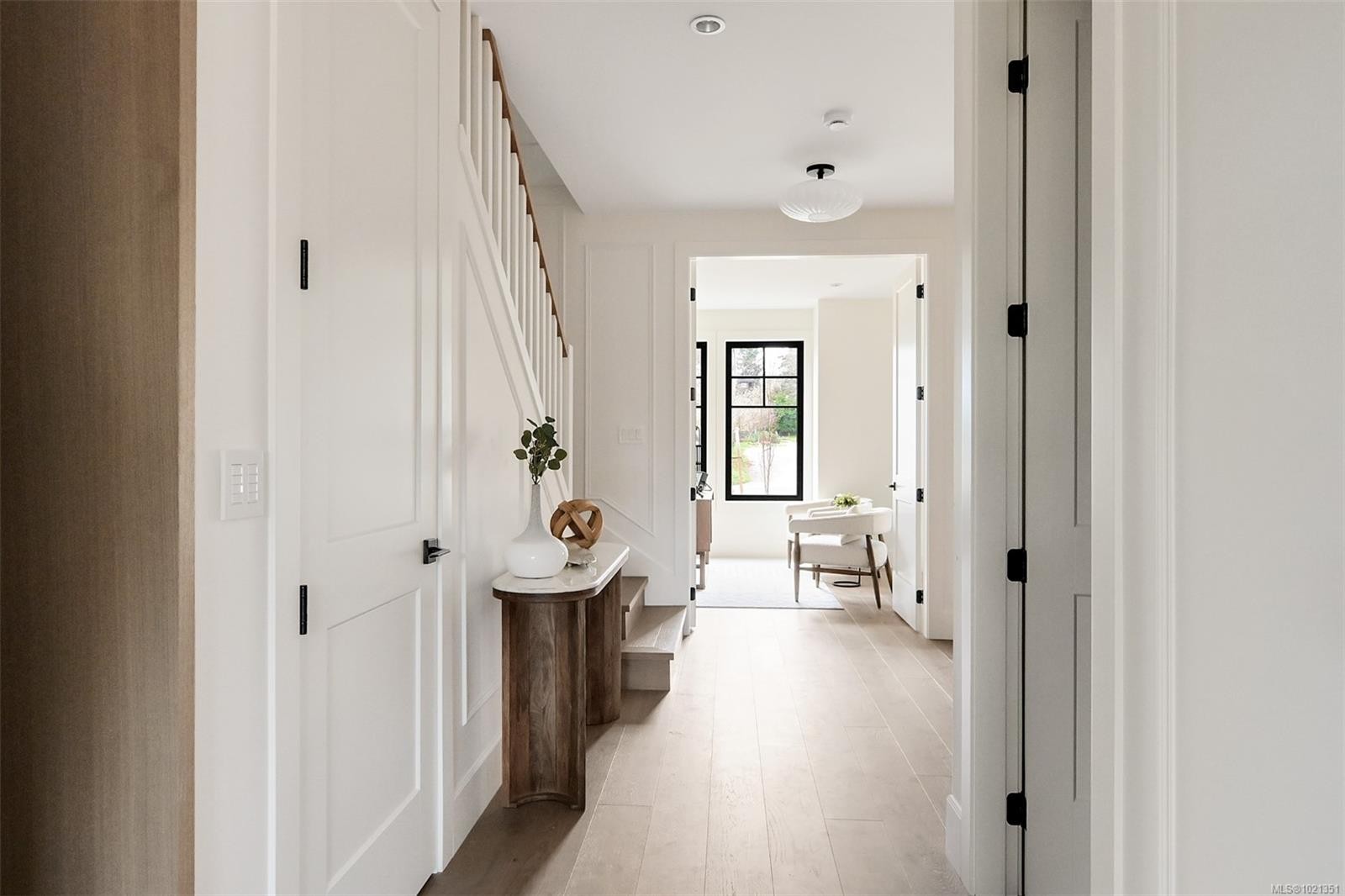 1039 Falkland Rd, Oak Bay, BC