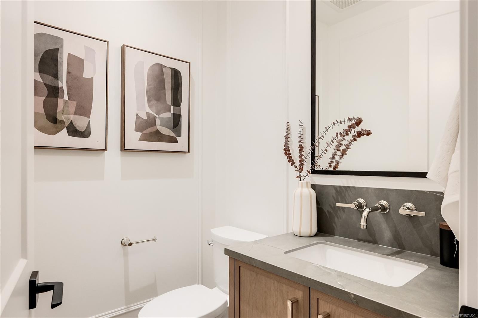 1039 Falkland Rd, Oak Bay, BC