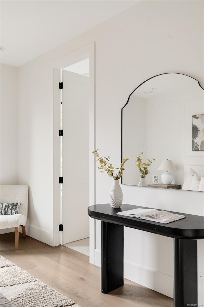 1039 Falkland Rd, Oak Bay, BC