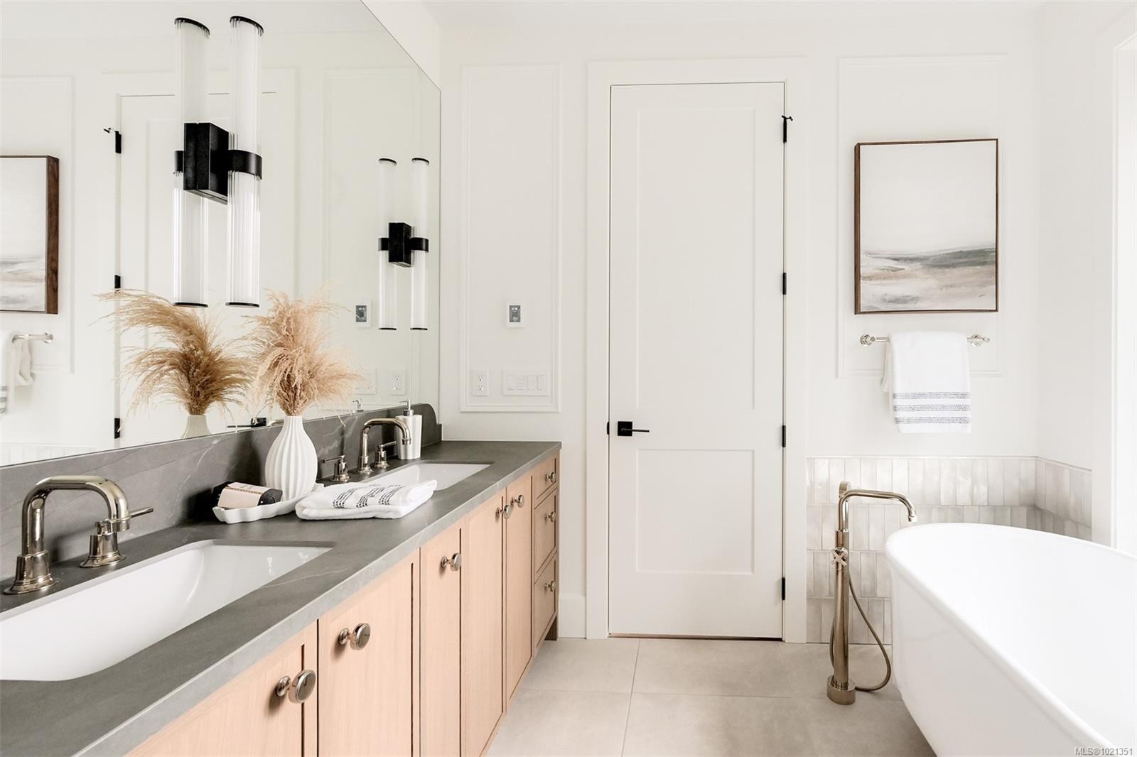 1039 Falkland Rd, Oak Bay, BC