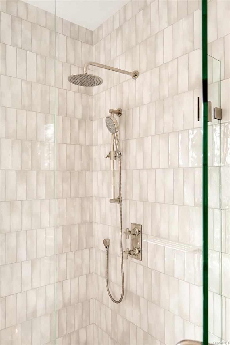 1039 Falkland Rd, Oak Bay, BC