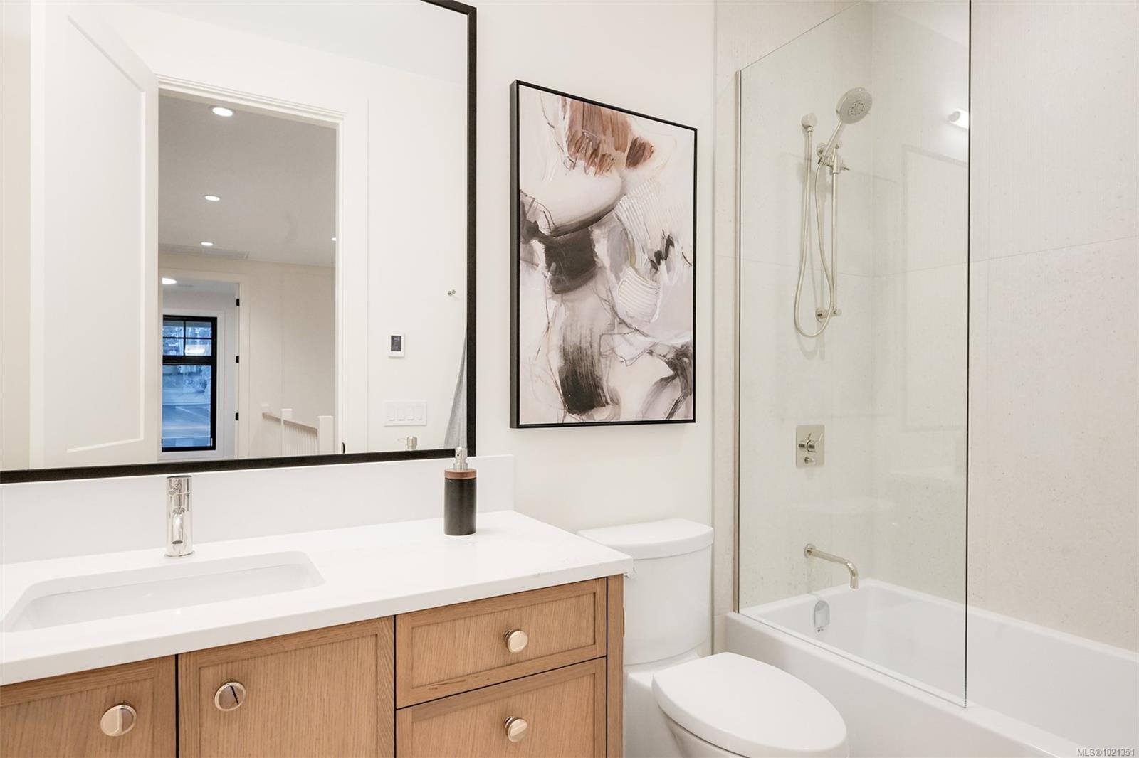 1039 Falkland Rd, Oak Bay, BC