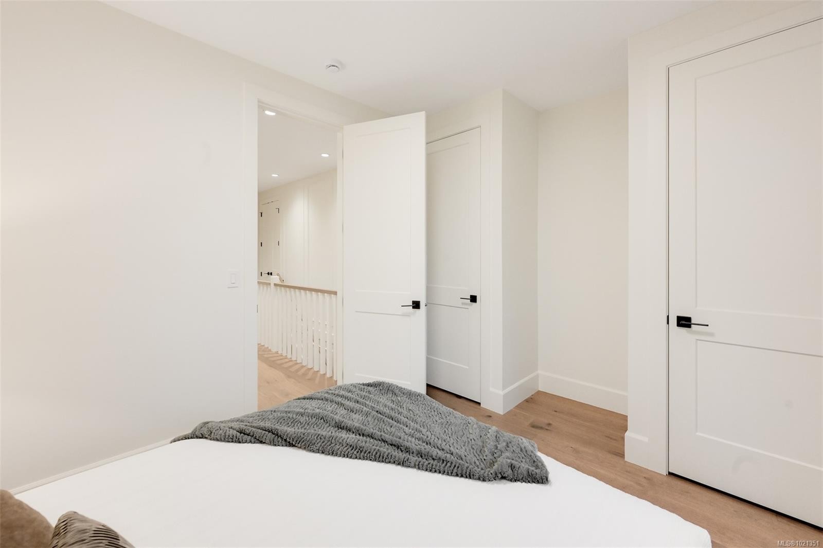 1039 Falkland Rd, Oak Bay, BC