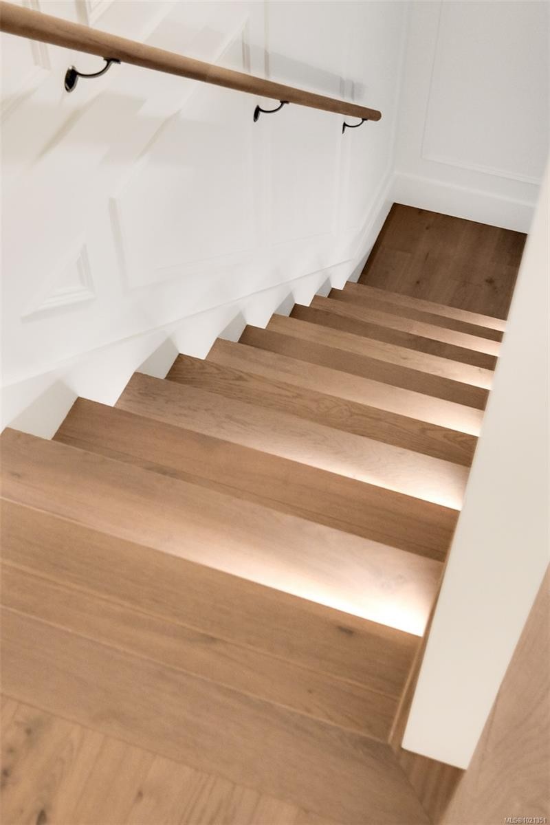 1039 Falkland Rd, Oak Bay, BC