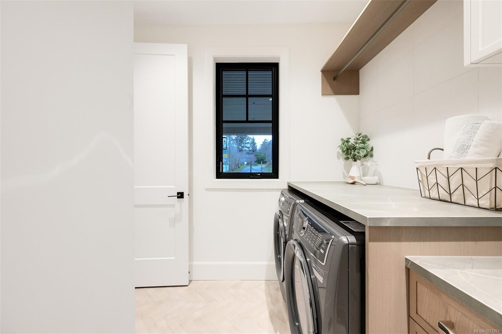 1039 Falkland Rd, Oak Bay, BC