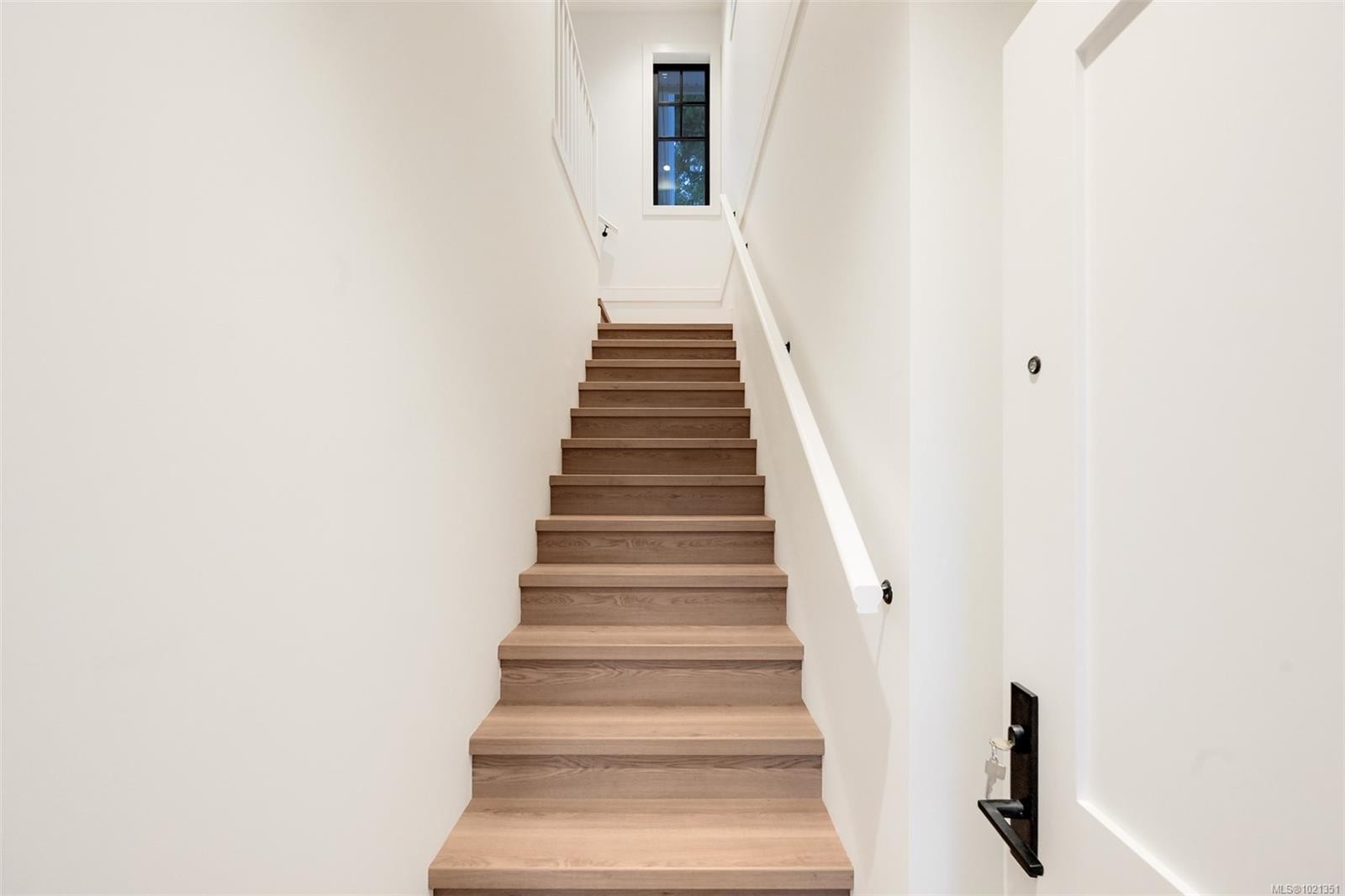 1039 Falkland Rd, Oak Bay, BC