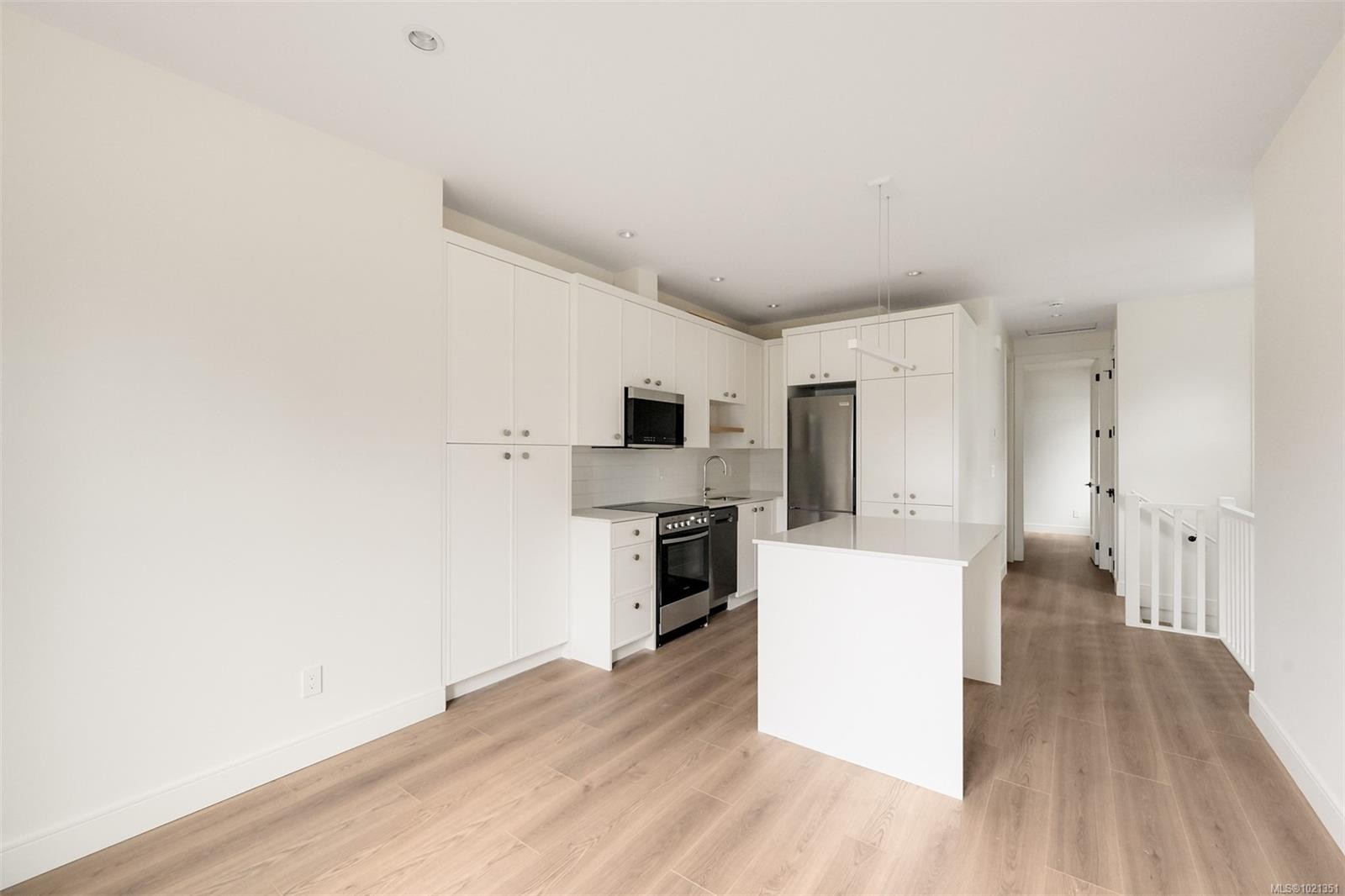 1039 Falkland Rd, Oak Bay, BC