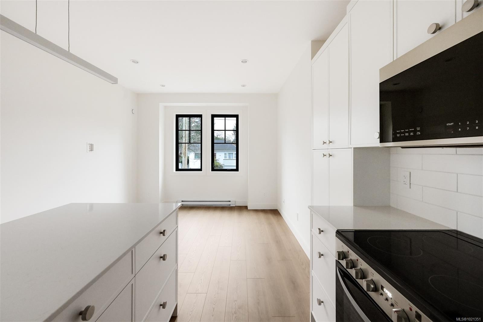 1039 Falkland Rd, Oak Bay, BC