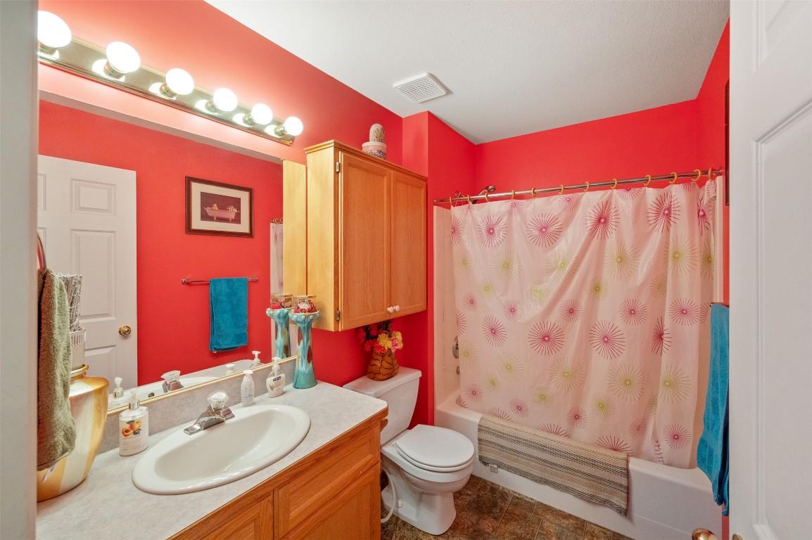 3-12612 Giants Head Road, Summerland, BC - Indoor Photo Showing Bathroom