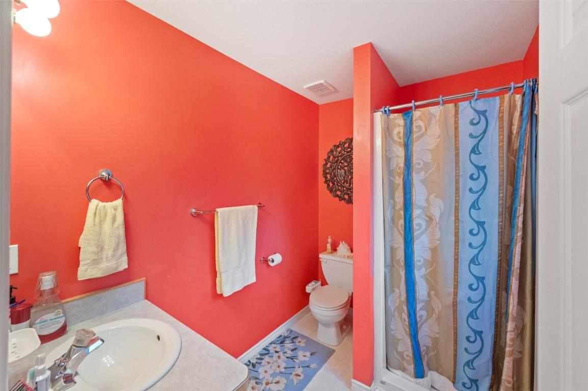 3-12612 Giants Head Road, Summerland, BC - Indoor Photo Showing Bathroom