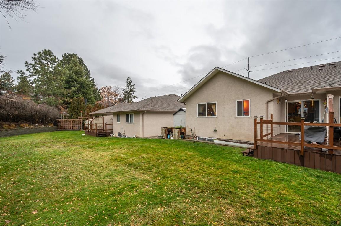 3-12612 Giants Head Road, Summerland, BC - Outdoor With Backyard With Exterior