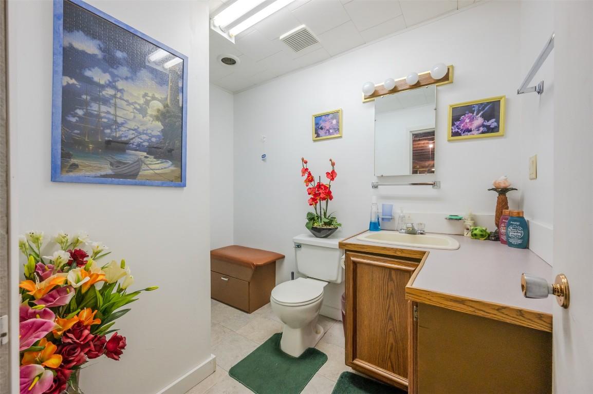 3-12612 Giants Head Road, Summerland, BC - Indoor Photo Showing Bathroom