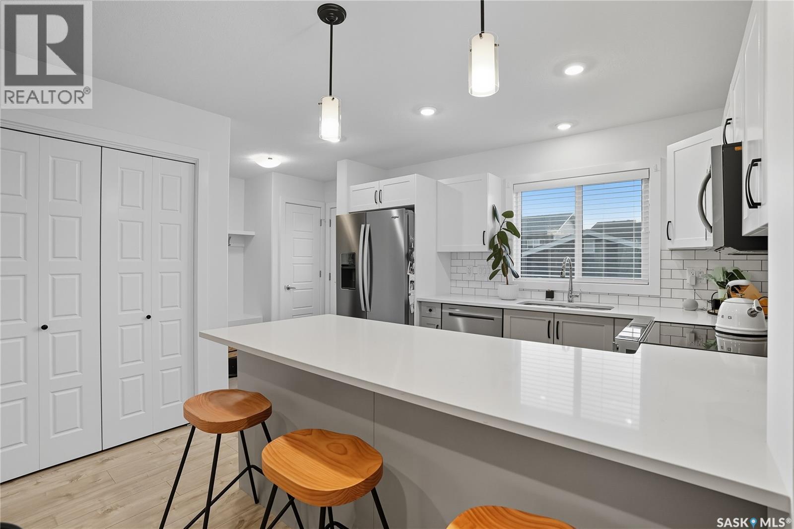 304 Mcormond Drive, Saskatoon, SK - Indoor Photo Showing Kitchen With Upgraded Kitchen