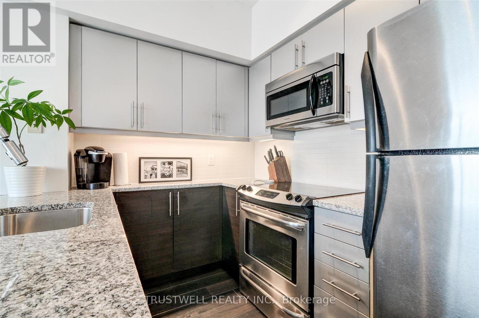 1611 - 83 Redpath Avenue, Toronto, ON - Indoor Photo Showing Kitchen With Upgraded Kitchen