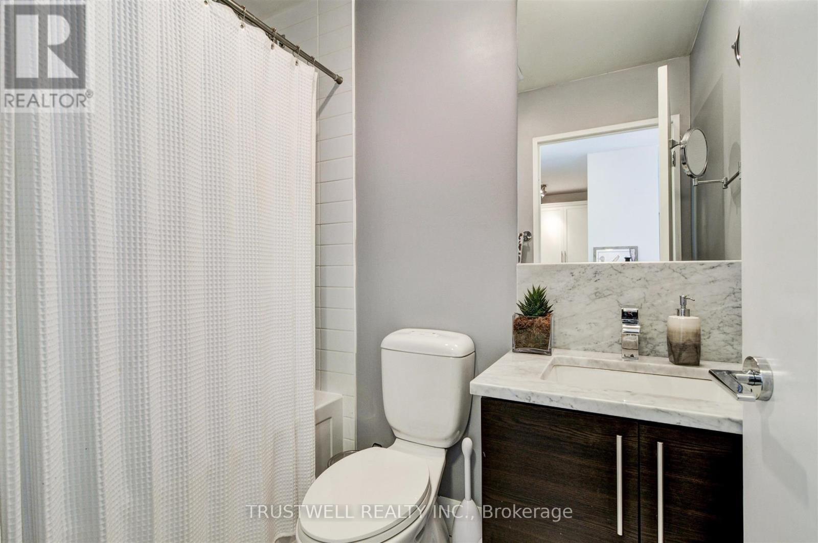 1611 - 83 Redpath Avenue, Toronto, ON - Indoor Photo Showing Bathroom