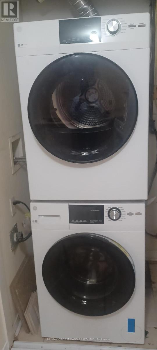 2 - 42 Pinery Trail, Toronto, ON - Indoor Photo Showing Laundry Room