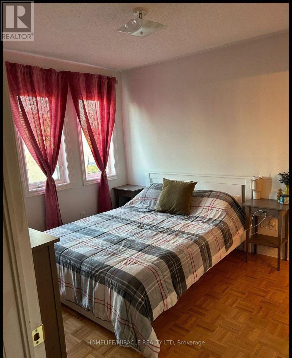 20 Midnightsun Trail, Brampton, ON - Indoor Photo Showing Bedroom