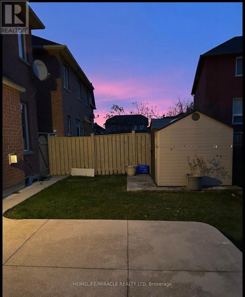 20 Midnightsun Trail, Brampton, ON - Outdoor With Exterior