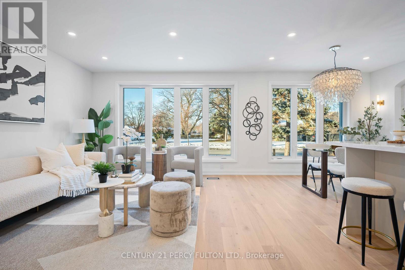 3 Learmont Drive, Toronto, ON - Indoor Photo Showing Living Room