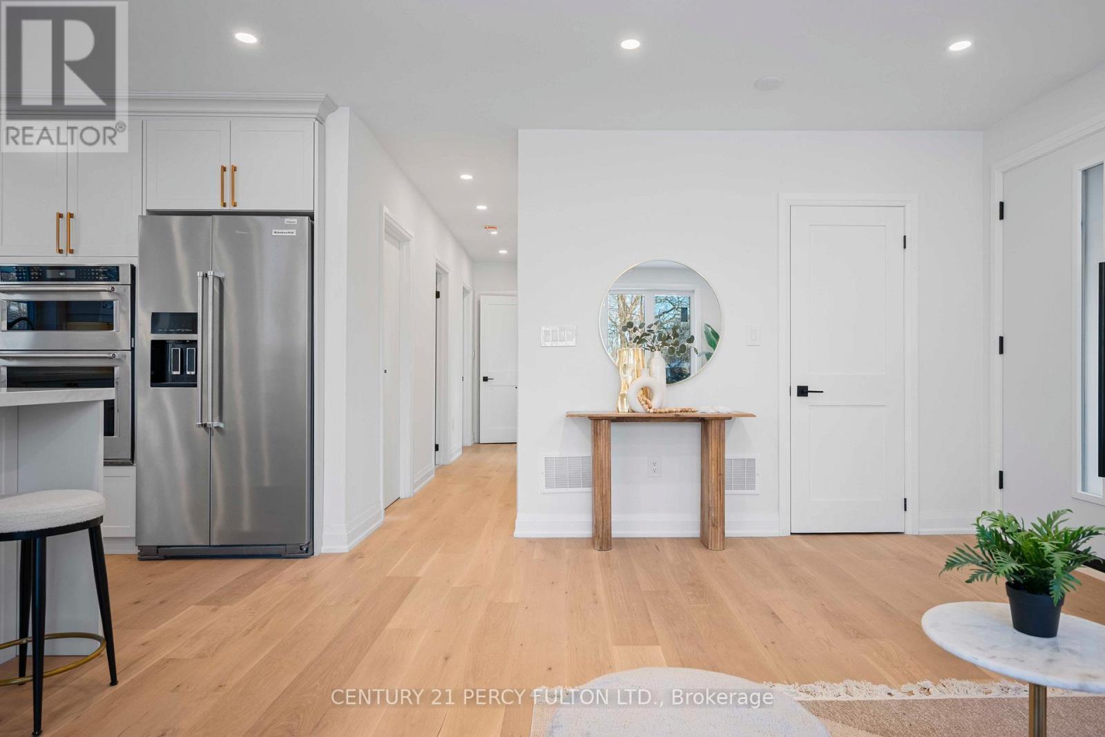 3 Learmont Drive, Toronto, ON - Indoor Photo Showing Kitchen