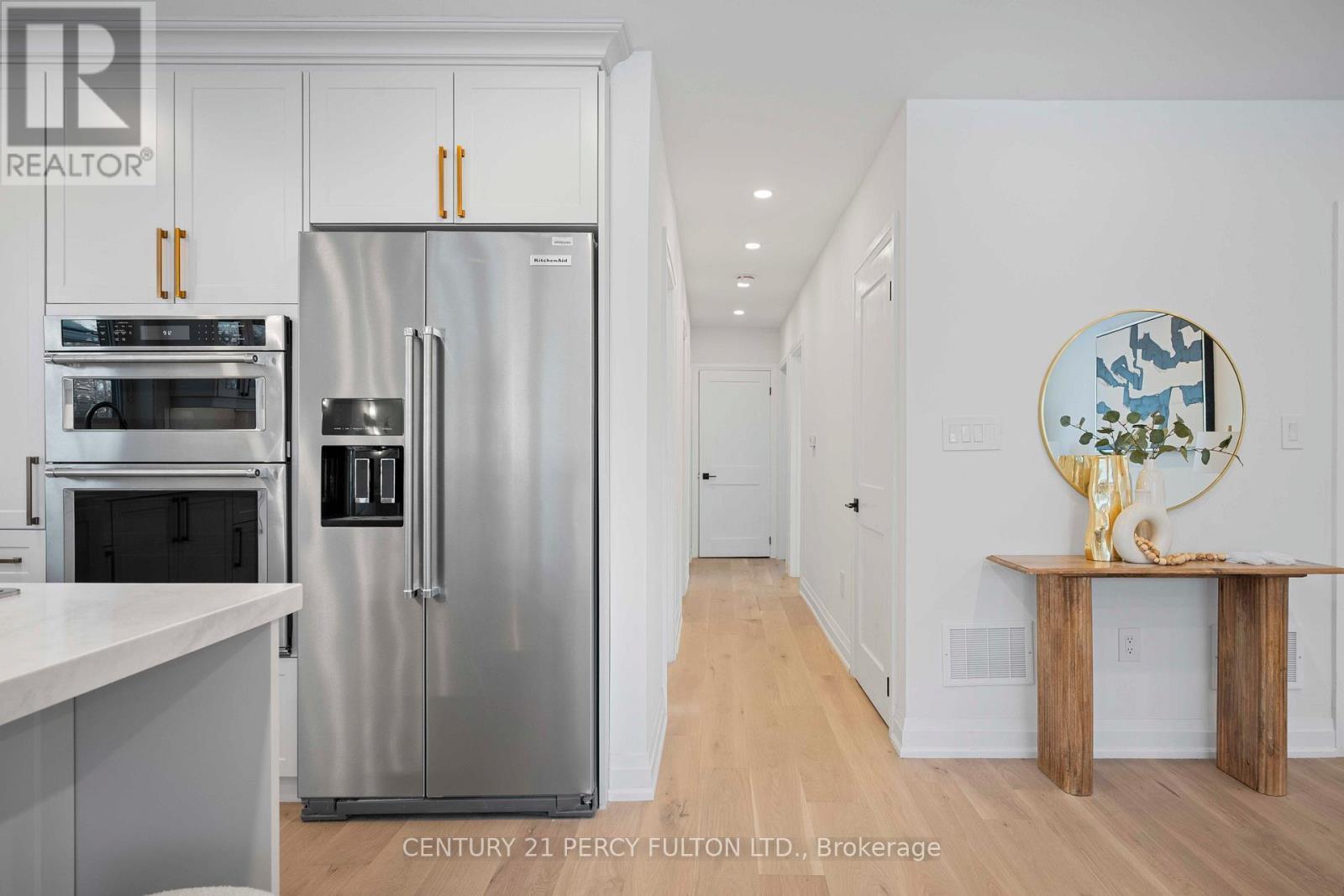 3 Learmont Drive, Toronto, ON - Indoor Photo Showing Kitchen