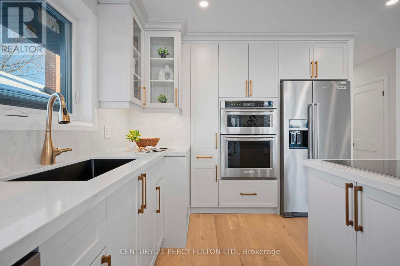 3 Learmont Drive, Toronto, ON - Indoor Photo Showing Kitchen With Upgraded Kitchen