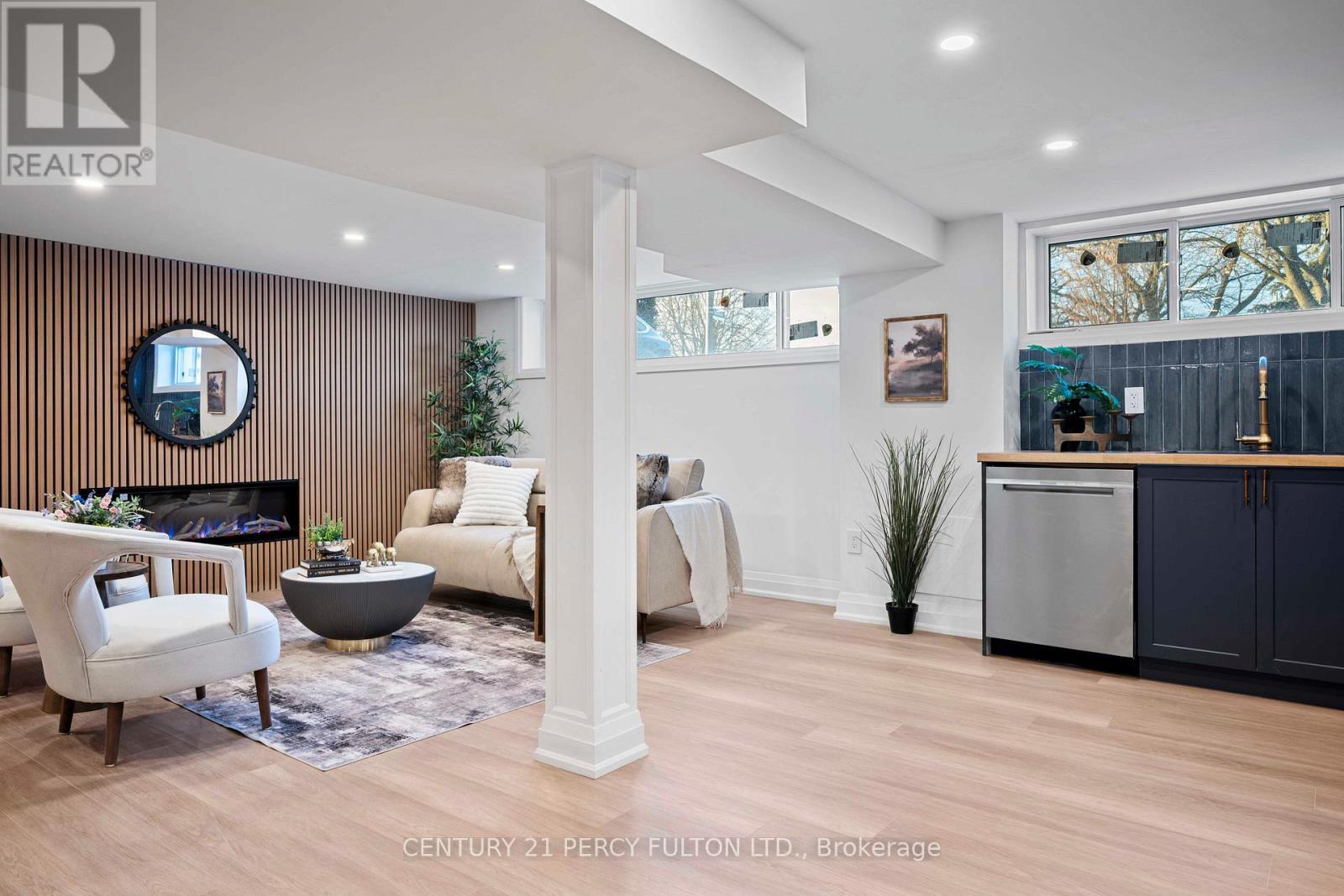 3 Learmont Drive, Toronto, ON - Indoor