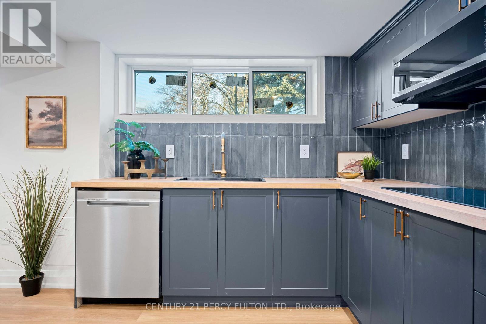 3 Learmont Drive, Toronto, ON - Indoor Photo Showing Other Room