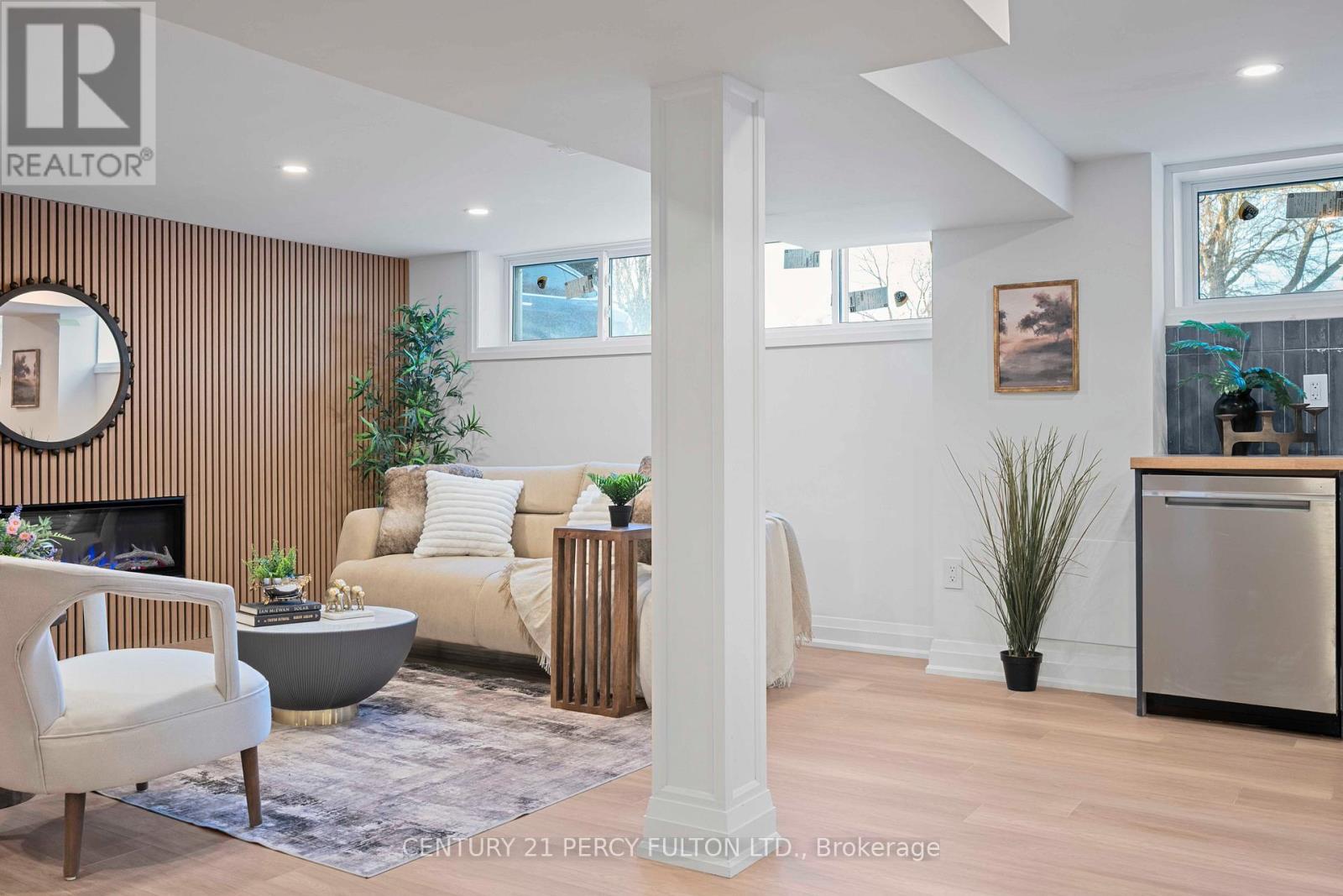 3 Learmont Drive, Toronto, ON - Indoor