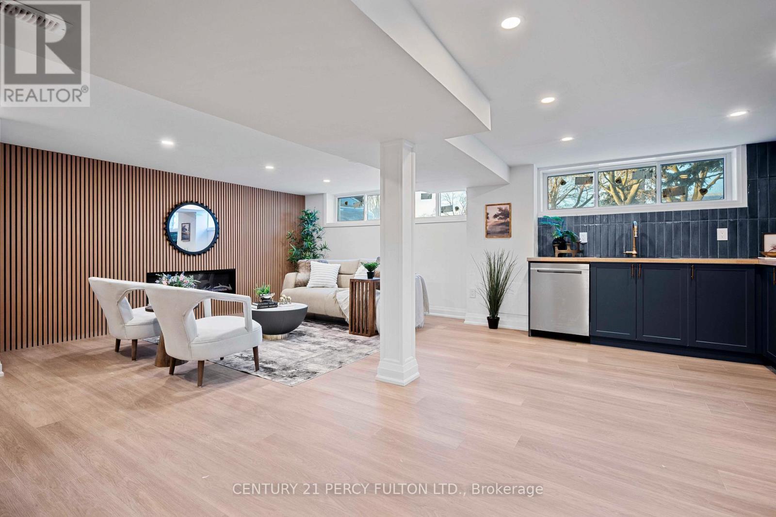 3 Learmont Drive, Toronto, ON - Indoor