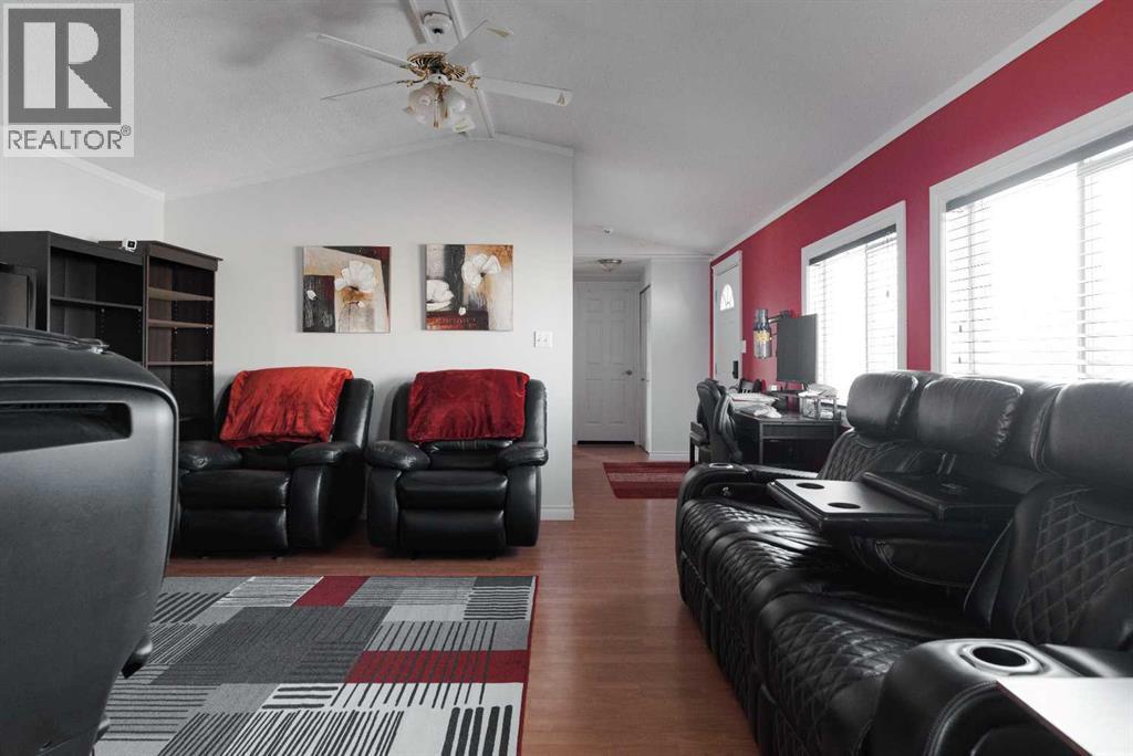 160 Grandview Crescent, Fort Mcmurray, AB - Indoor Photo Showing Living Room