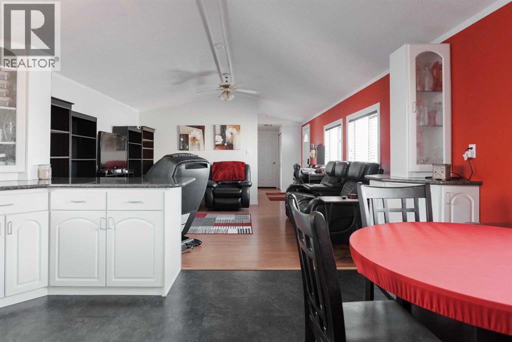 160 Grandview Crescent, Fort Mcmurray, AB - Indoor Photo Showing Dining Room