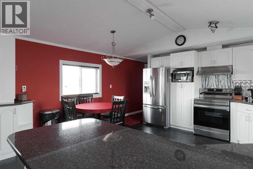 160 Grandview Crescent, Fort Mcmurray, AB - Indoor Photo Showing Kitchen