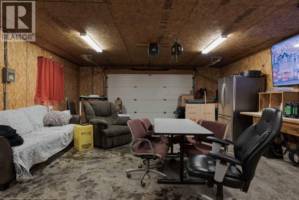 160 Grandview Crescent, Fort Mcmurray, AB - Indoor Photo Showing Garage