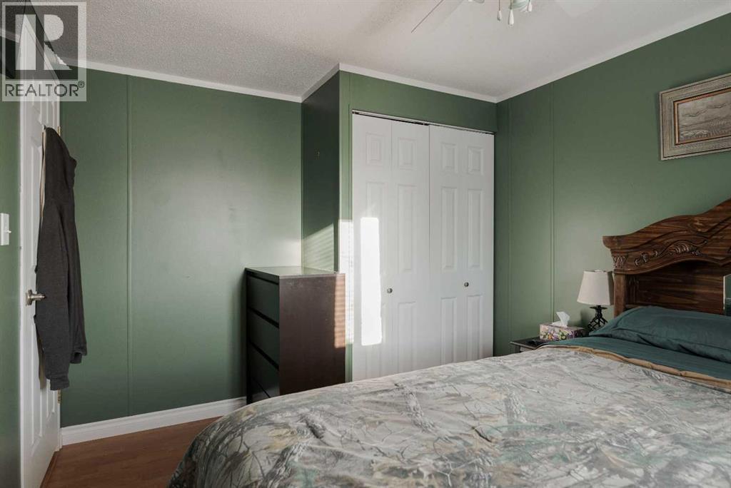 160 Grandview Crescent, Fort Mcmurray, AB - Indoor Photo Showing Bedroom