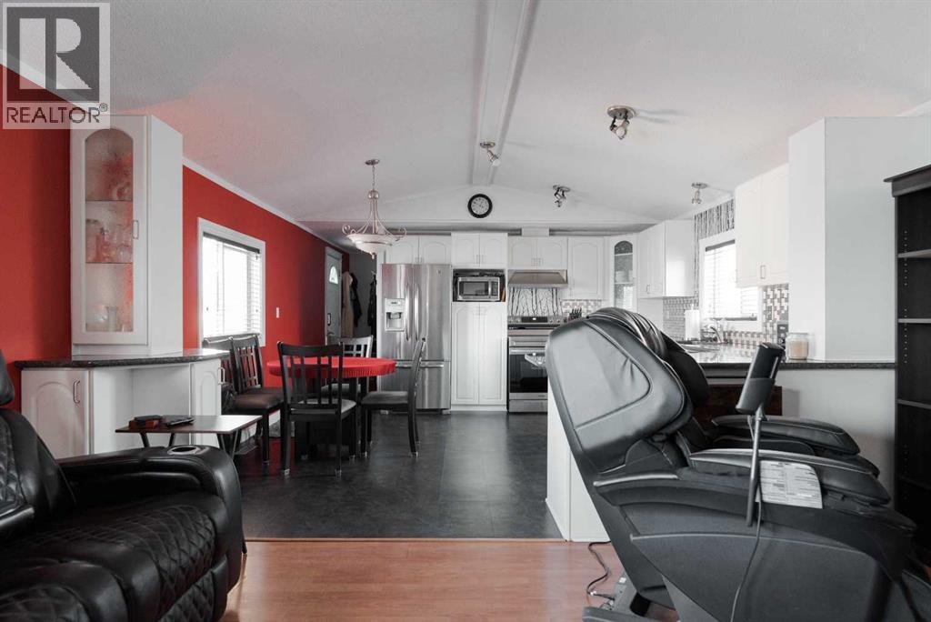 160 Grandview Crescent, Fort Mcmurray, AB - Indoor Photo Showing Living Room