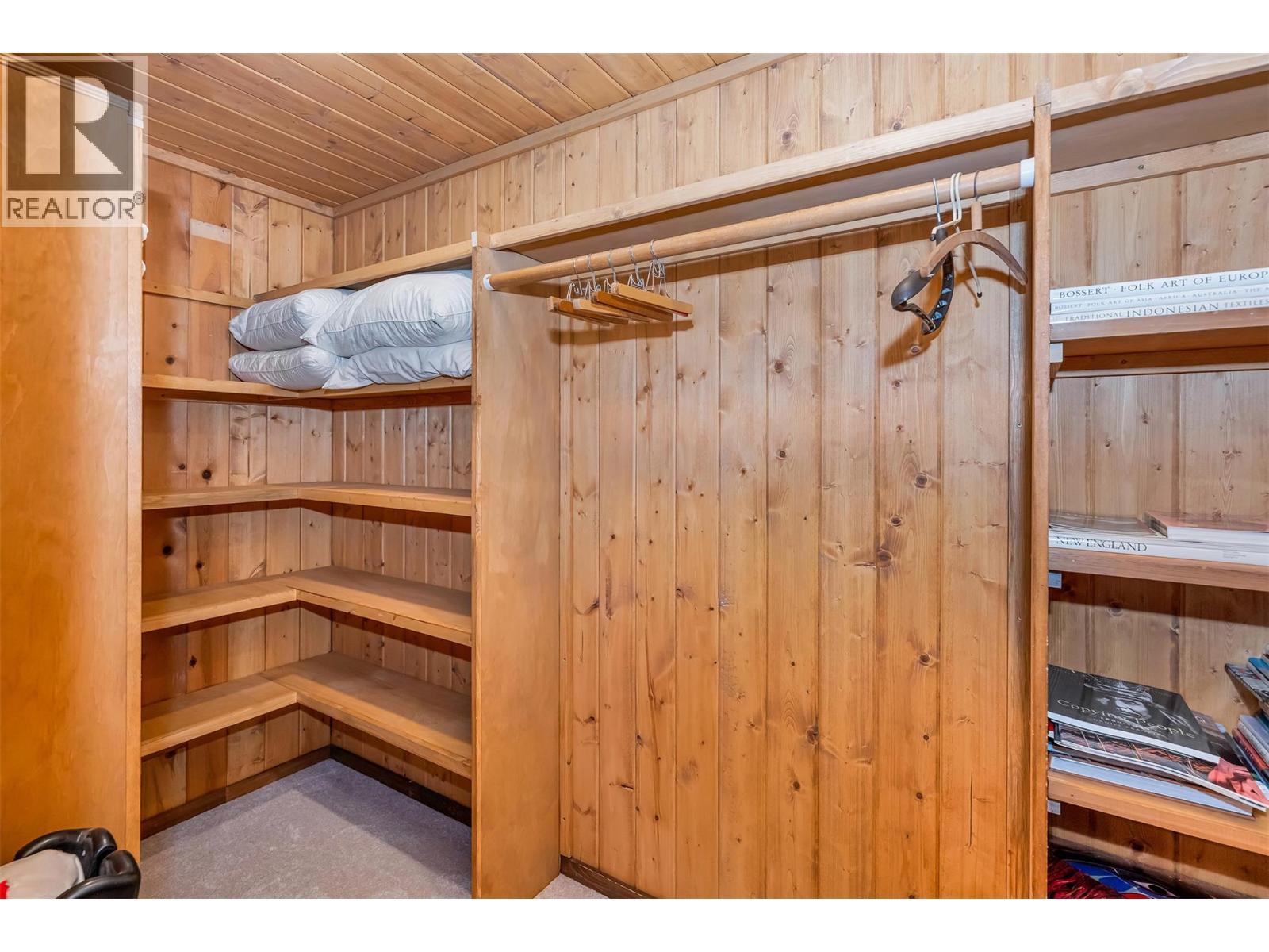 460 Crestview Drive, Coldstream, BC - Indoor