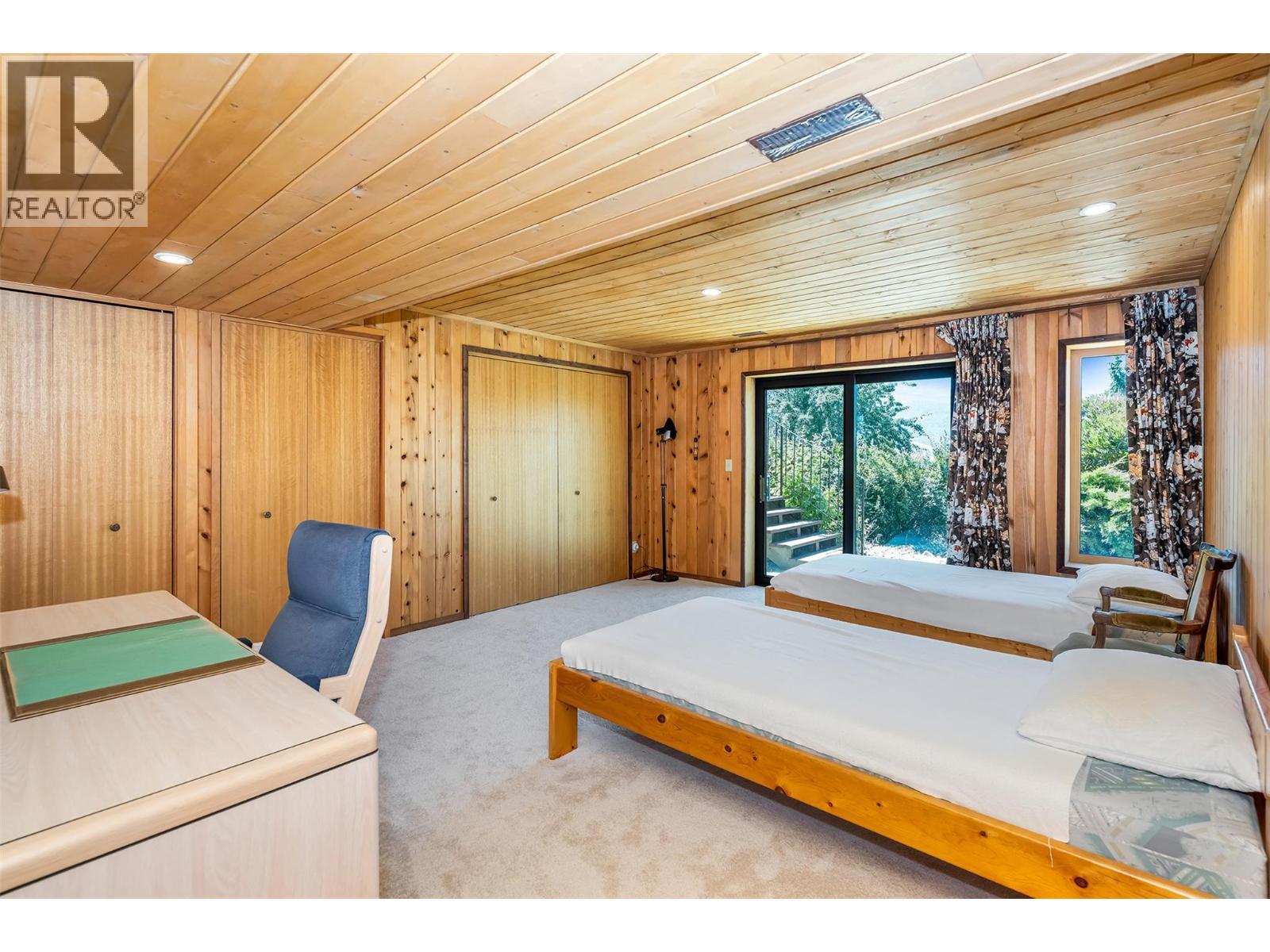 460 Crestview Drive, Coldstream, BC - Indoor