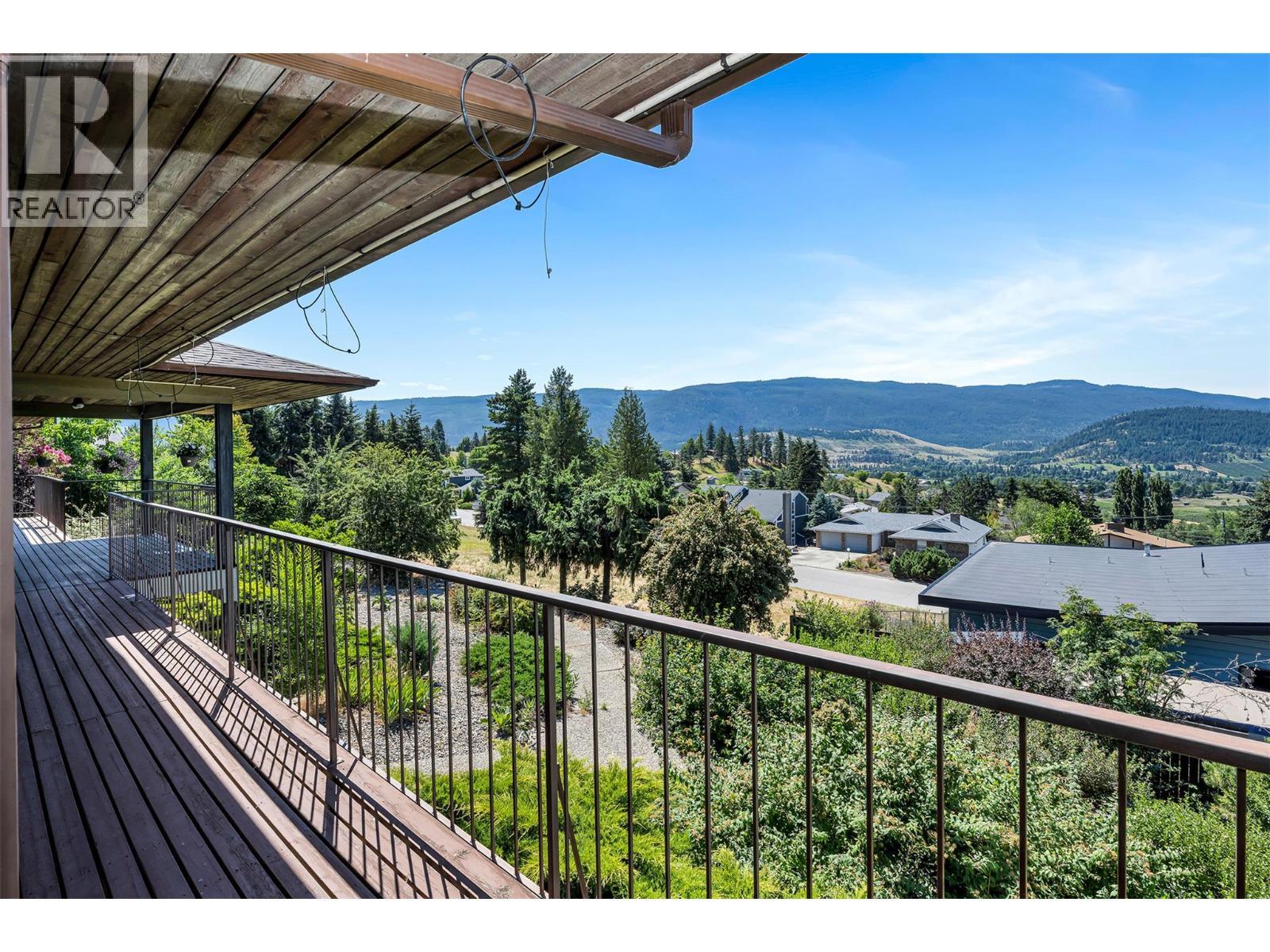 460 Crestview Drive, Coldstream, BC - Outdoor With View