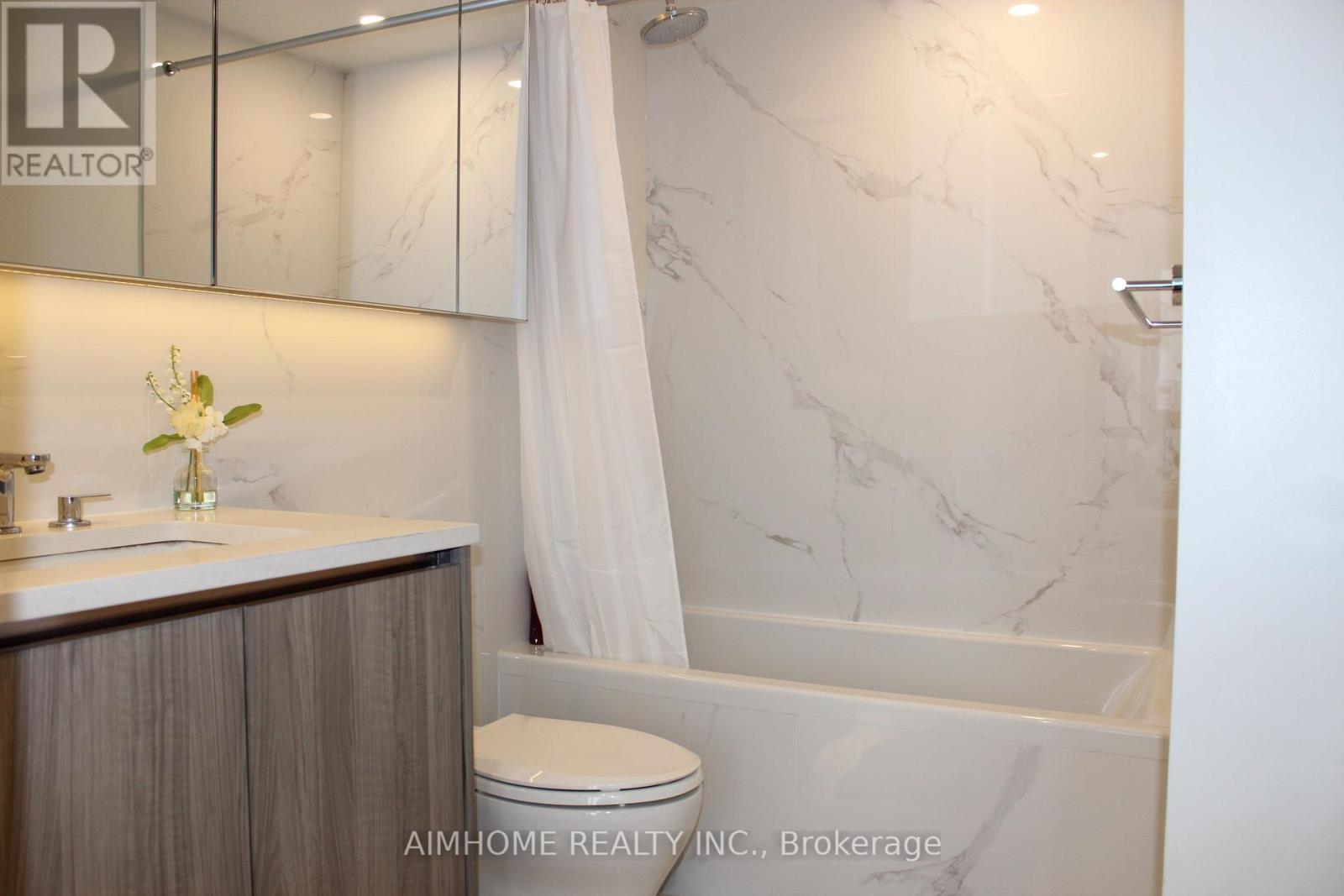 1506 - 27 Mcmahon Drive, Toronto, ON - Indoor Photo Showing Bathroom