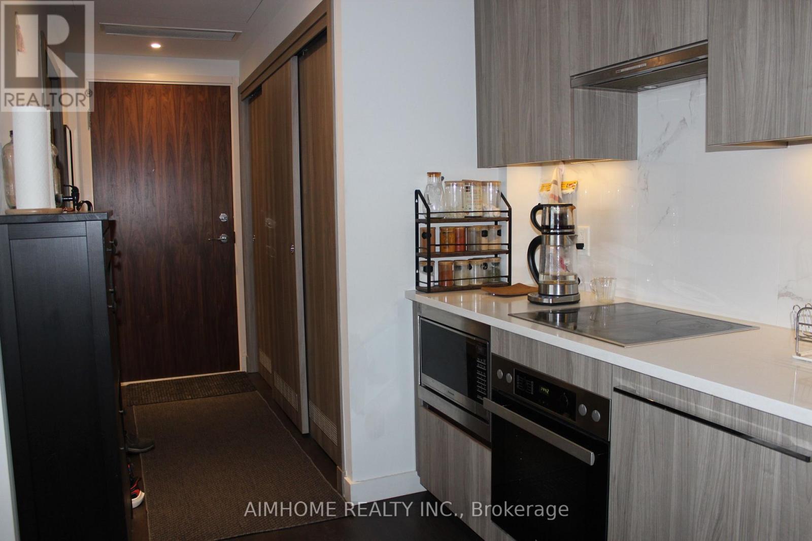 1506 - 27 Mcmahon Drive, Toronto, ON - Indoor Photo Showing Kitchen