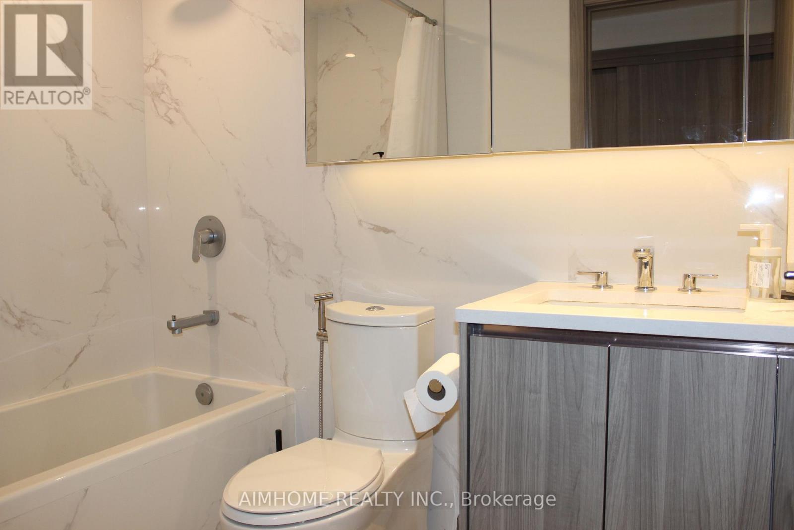 1506 - 27 Mcmahon Drive, Toronto, ON - Indoor Photo Showing Bathroom