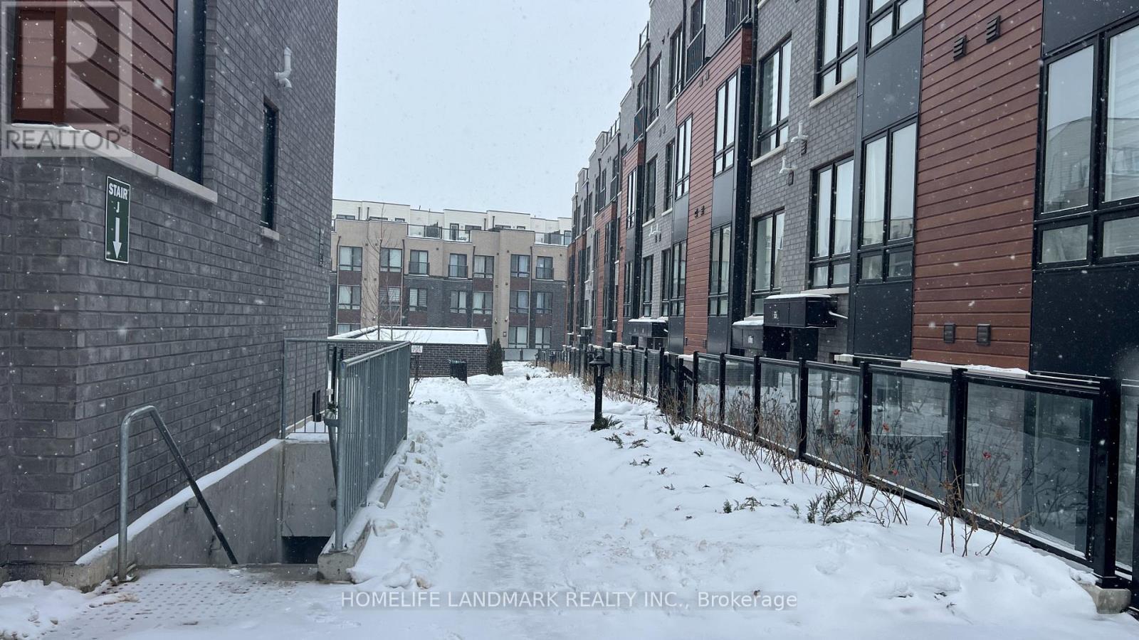 25 - 30 Liben Way, Toronto, ON - Outdoor With Exterior