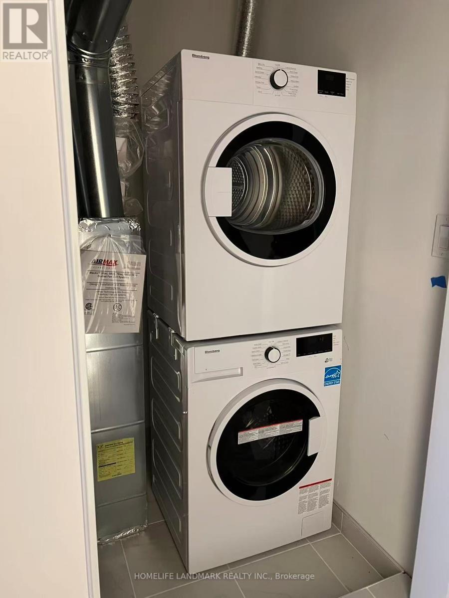 25 - 30 Liben Way, Toronto, ON - Indoor Photo Showing Laundry Room