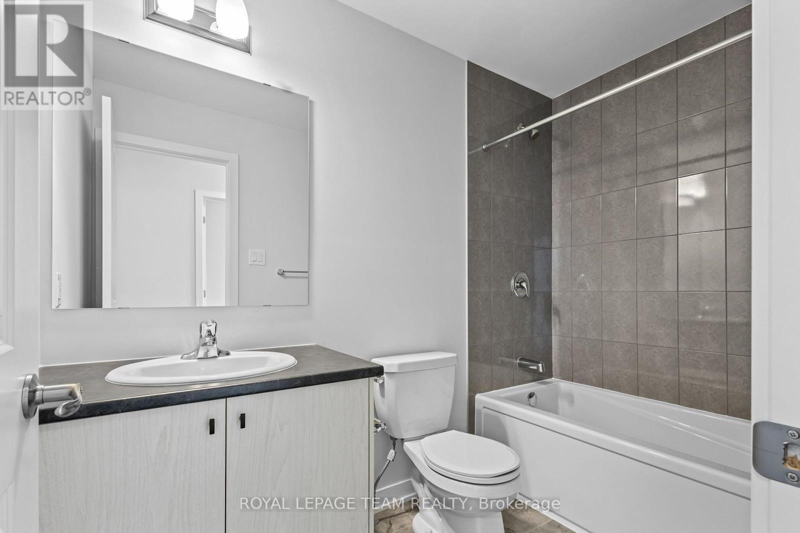 419 Mortar Terrace, Ottawa, ON - Indoor Photo Showing Bathroom