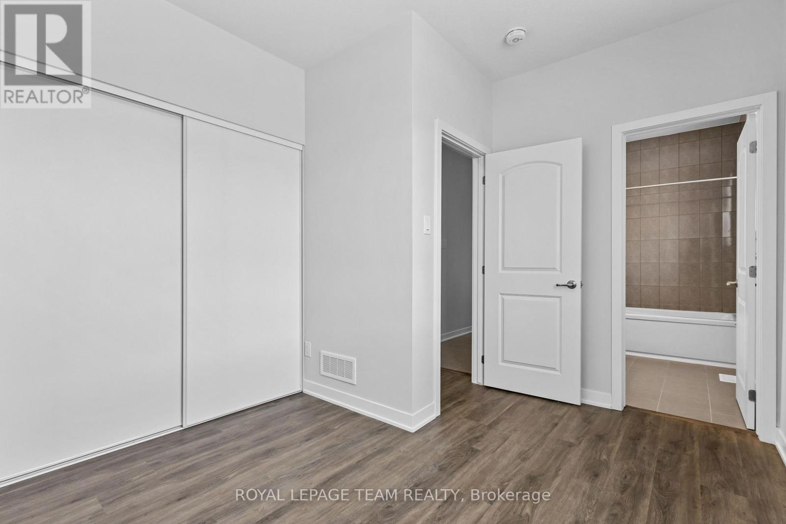 419 Mortar Terrace, Ottawa, ON - Indoor Photo Showing Other Room