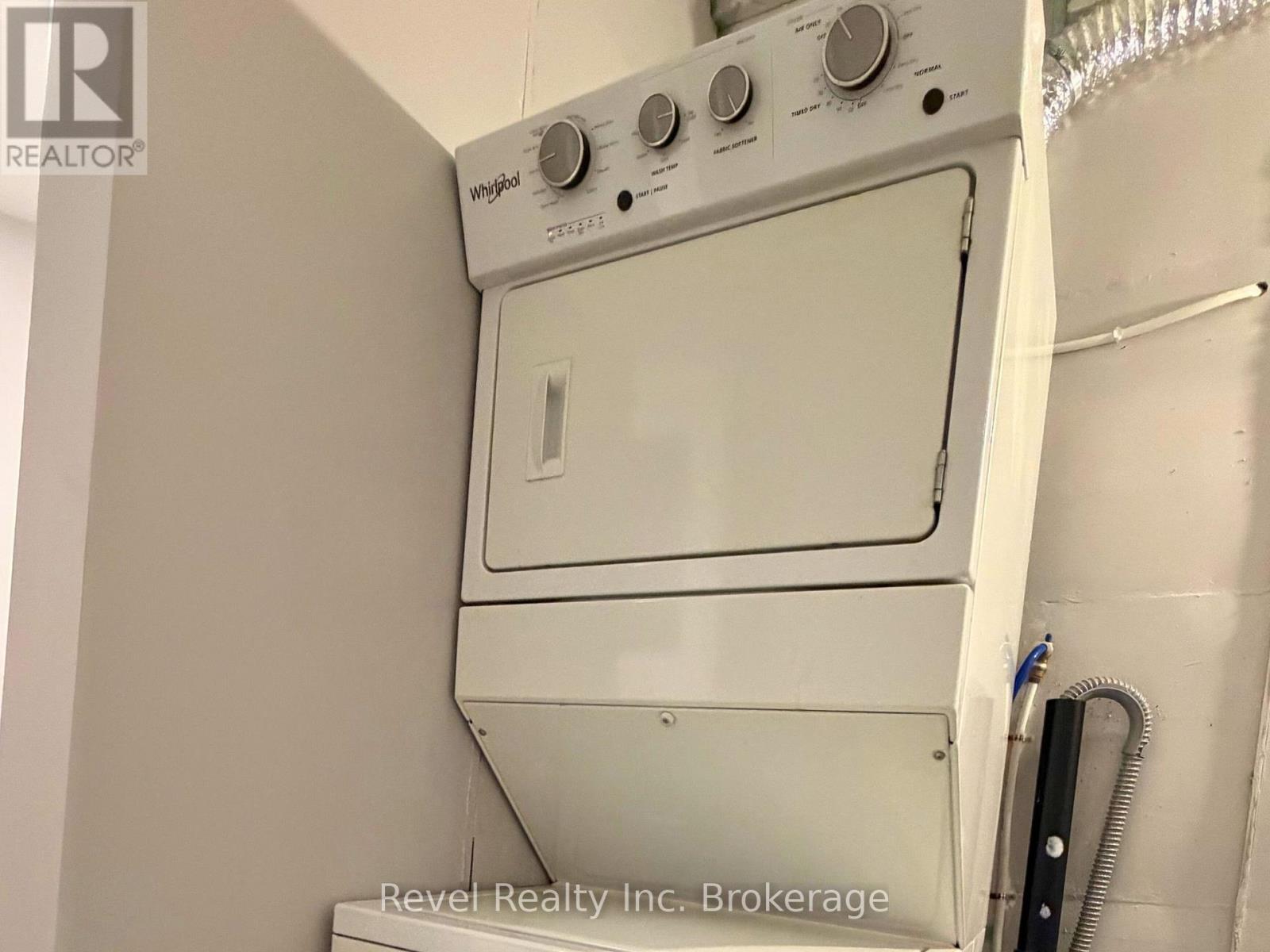 143 Mill Street, Woodstock (Woodstock - South), ON - Indoor Photo Showing Laundry Room