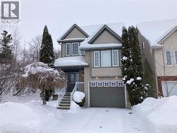 421 WHITE BIRCH Avenue Waterloo, ON N2V 2T3